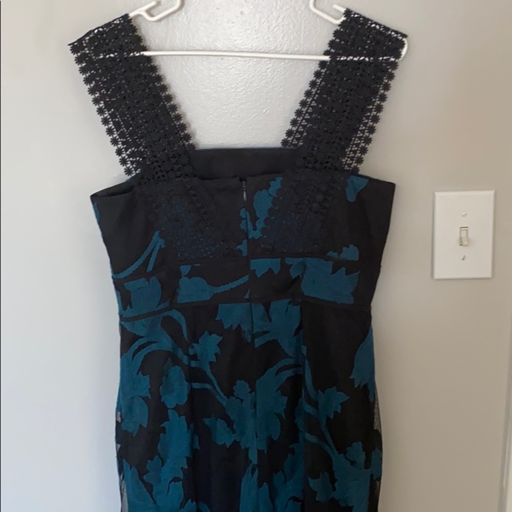 Dress - Picture 7 of 8